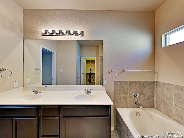 8418 Angelina Parke San Antonio TX 78254