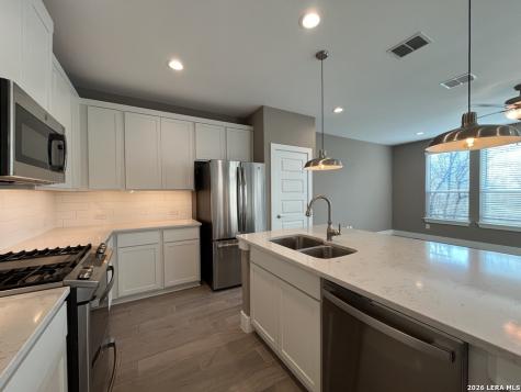 1511 E Sandalwood San Antonio TX 78209