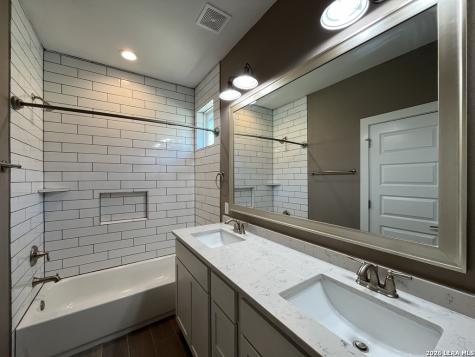 1511 E Sandalwood San Antonio TX 78209