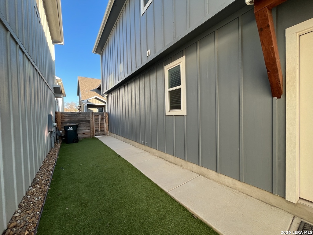 1511 E Sandalwood San Antonio TX 78209