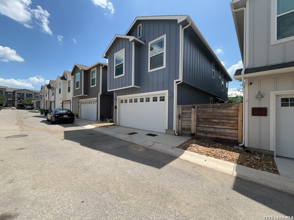 1511 E Sandalwood San Antonio TX 78209