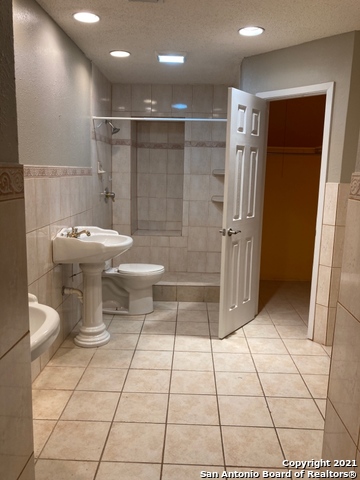 11910 Gallant Forest San Antonio TX 78249