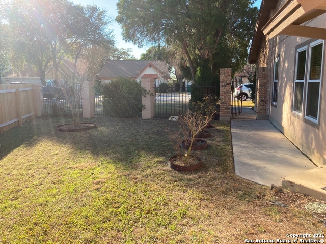 11910 Gallant Forest San Antonio TX 78249