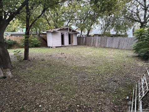 1216 Gardina San Antonio TX 78201