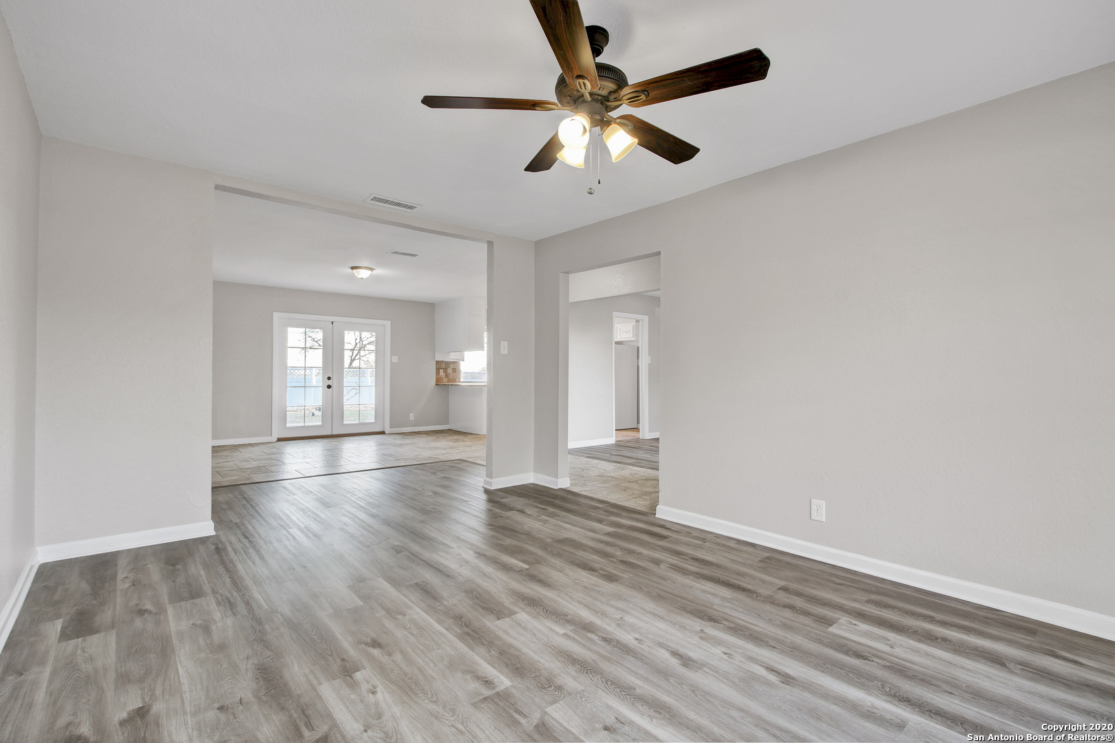 4242 Bayliss Street San Antonio TX 78233