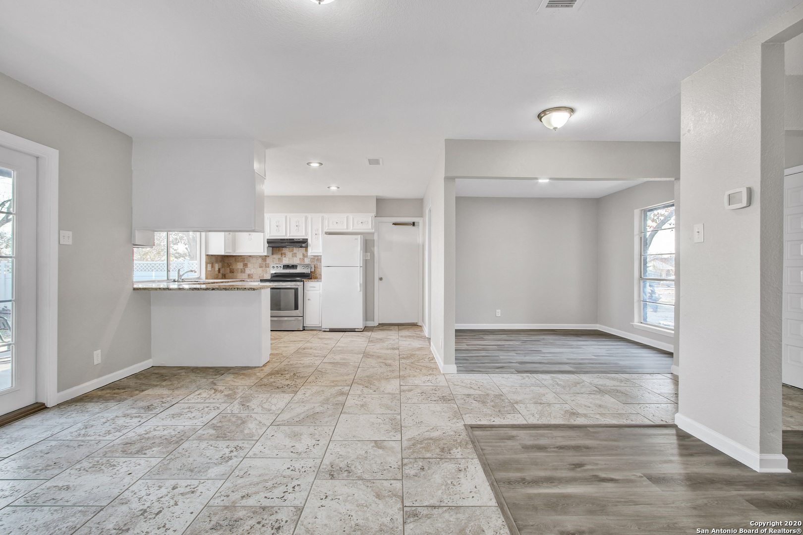 4242 Bayliss Street San Antonio TX 78233