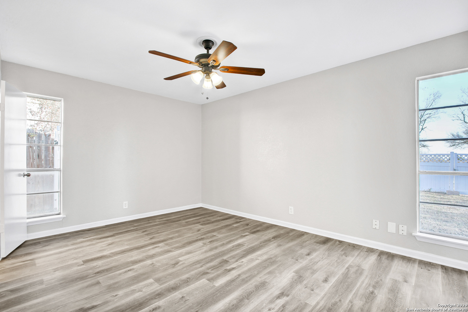 4242 Bayliss Street San Antonio TX 78233
