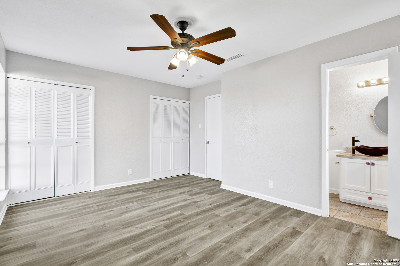 4242 Bayliss Street San Antonio TX 78233