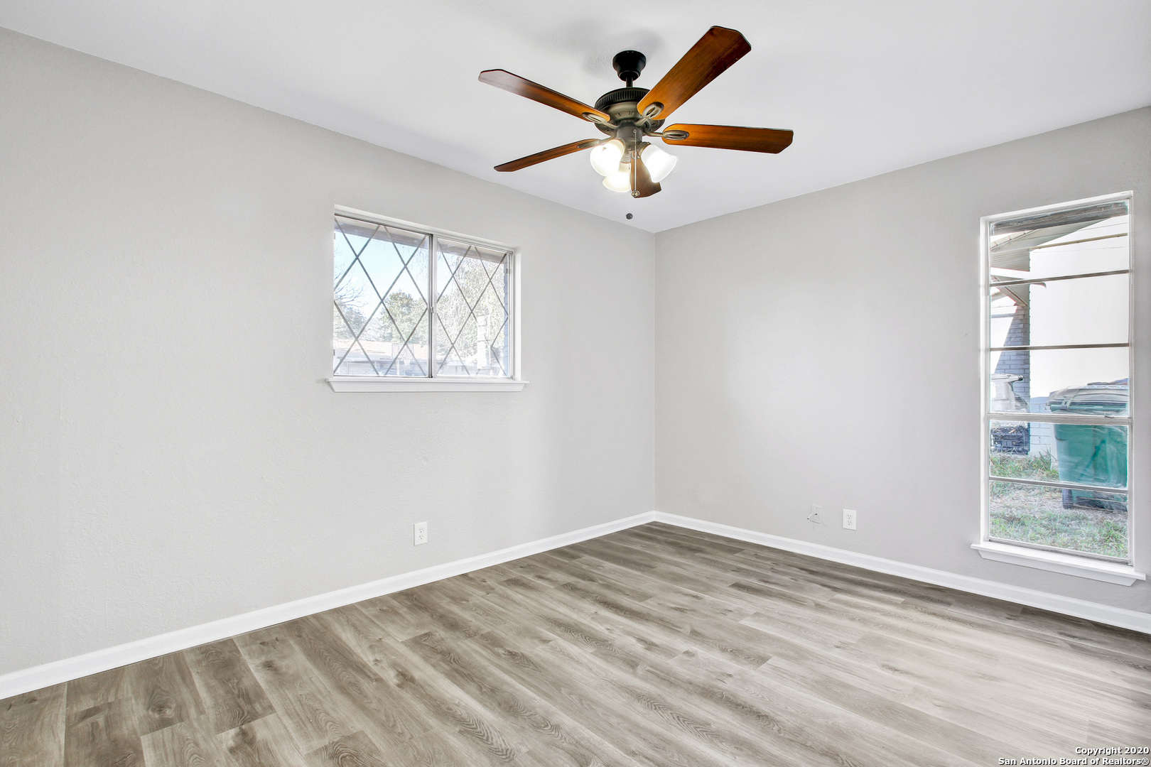 4242 Bayliss Street San Antonio TX 78233