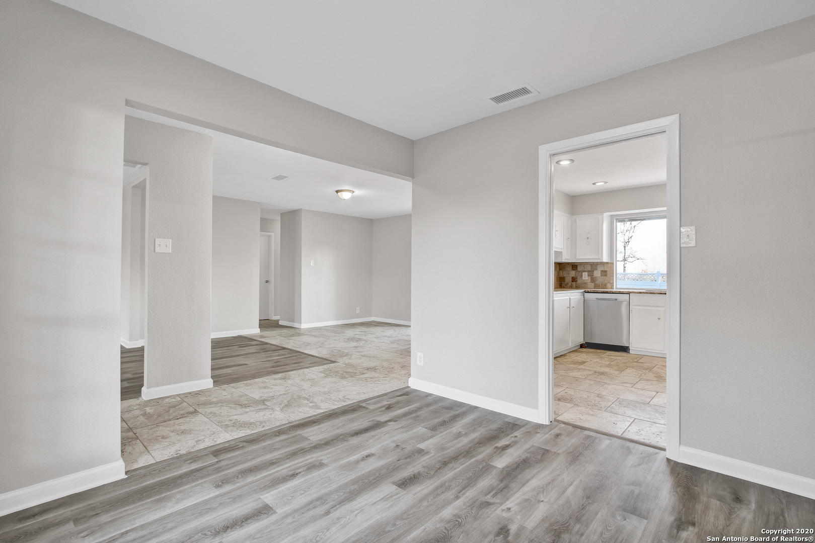 4242 Bayliss Street San Antonio TX 78233
