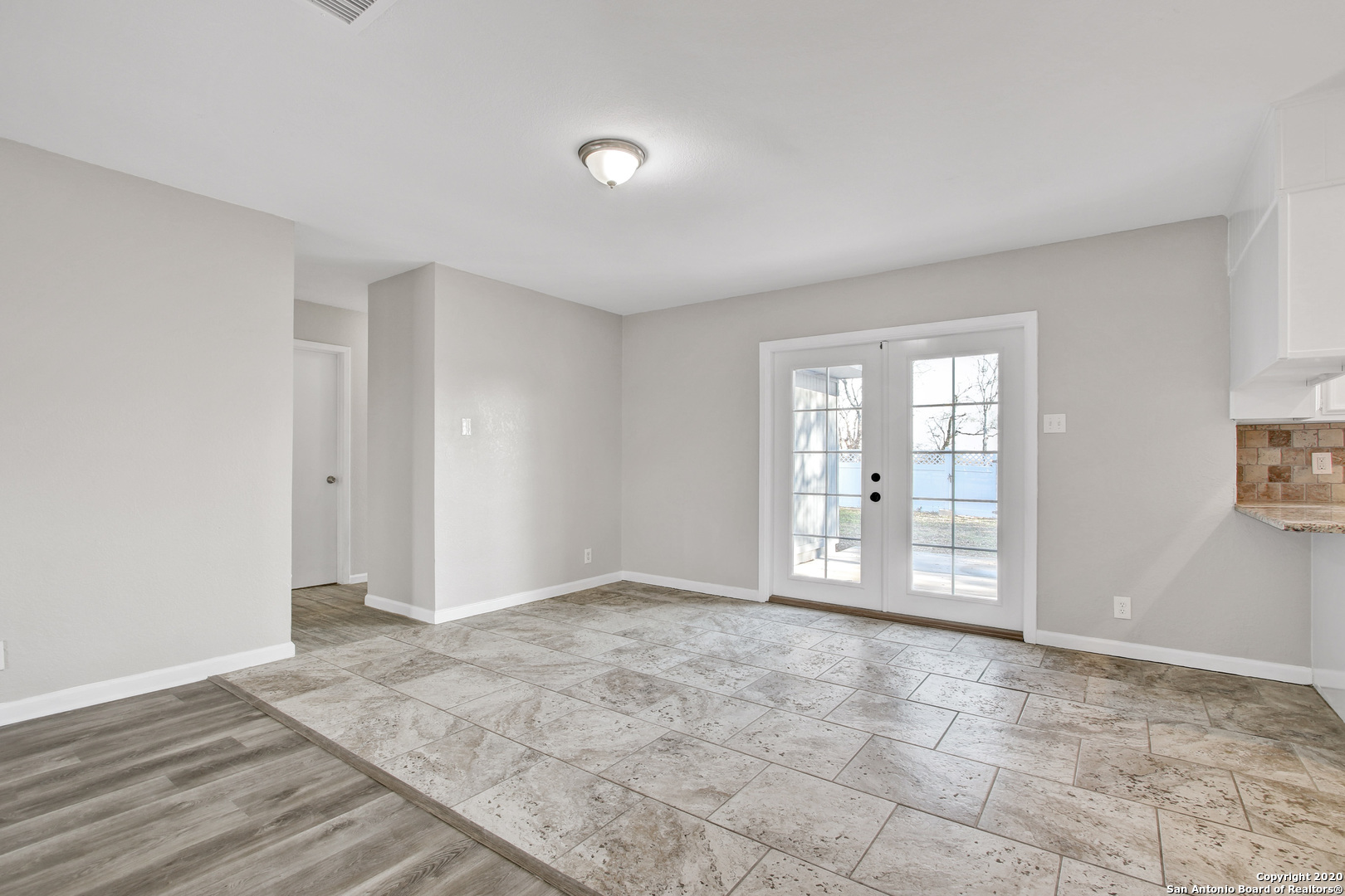 4242 Bayliss Street San Antonio TX 78233