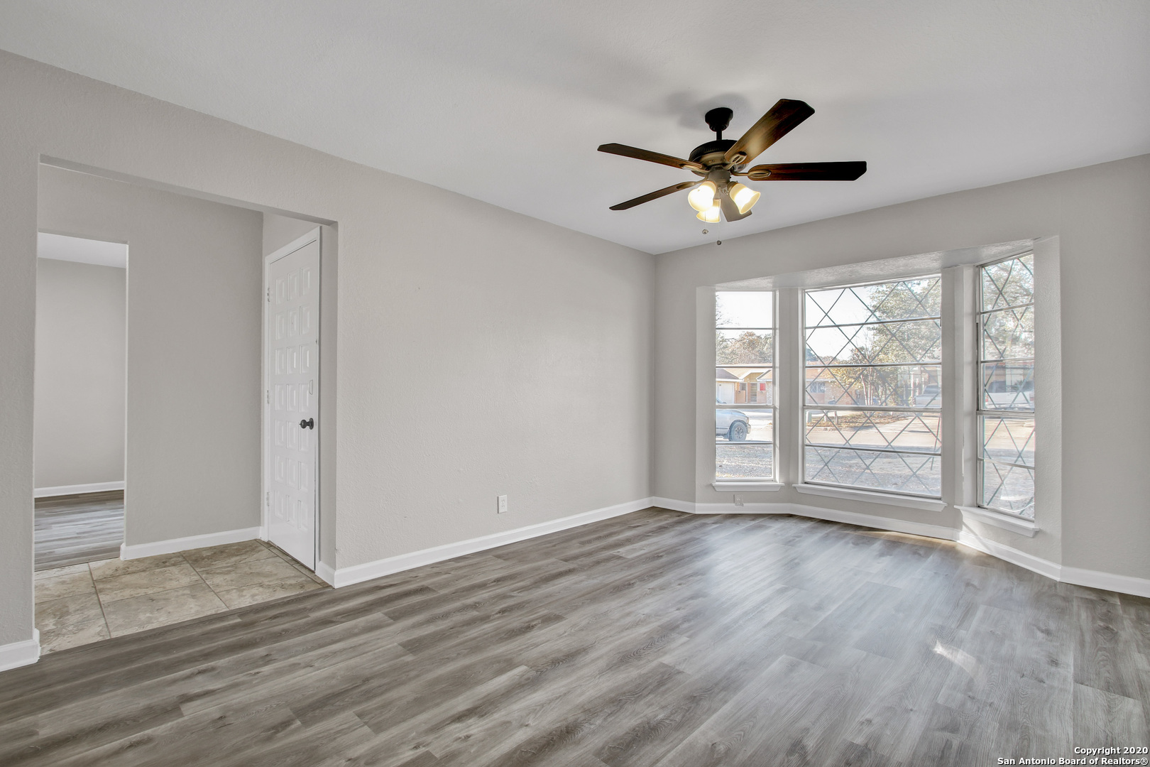 4242 Bayliss Street San Antonio TX 78233