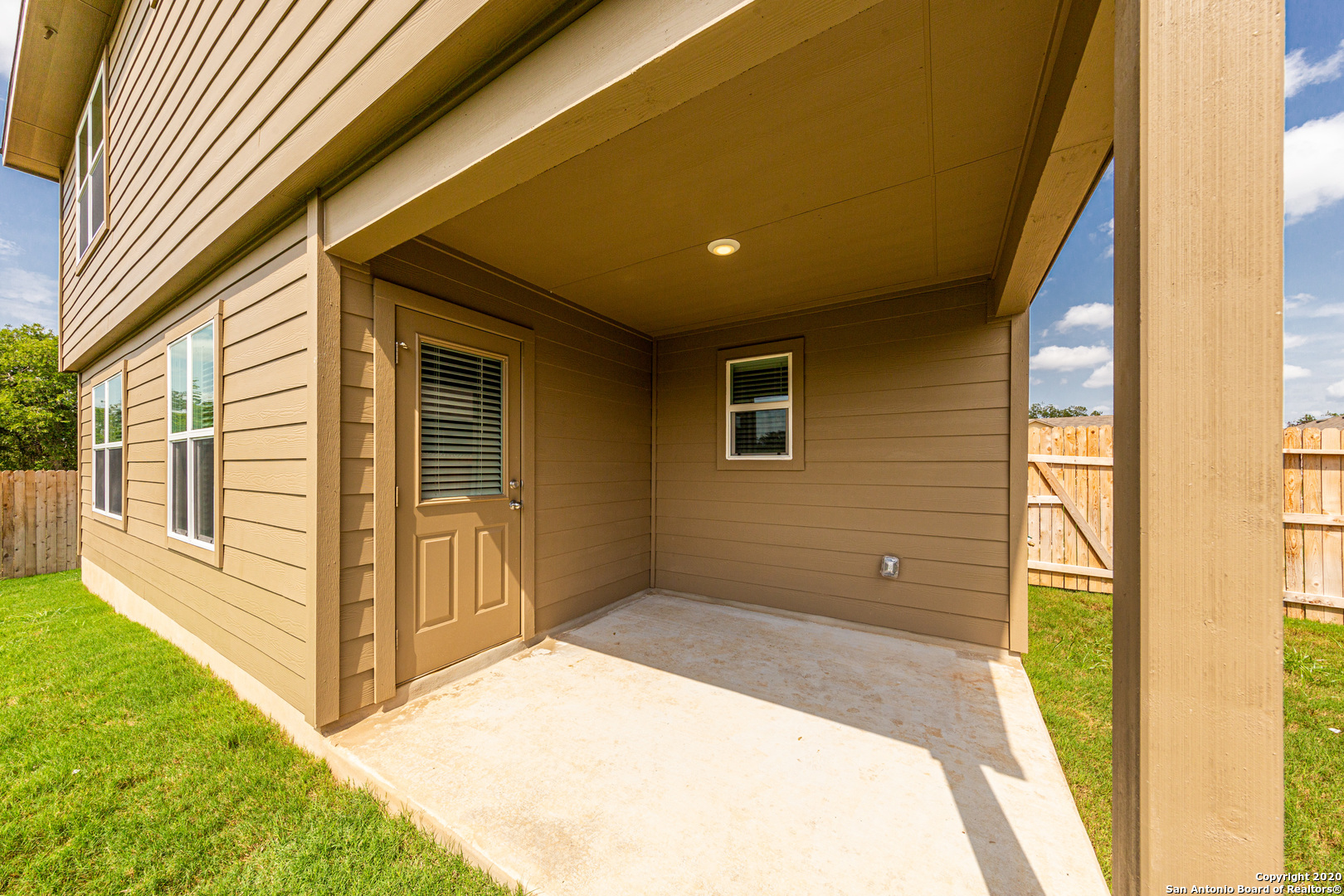 142 Loggy Bayou Cibolo TX 78108