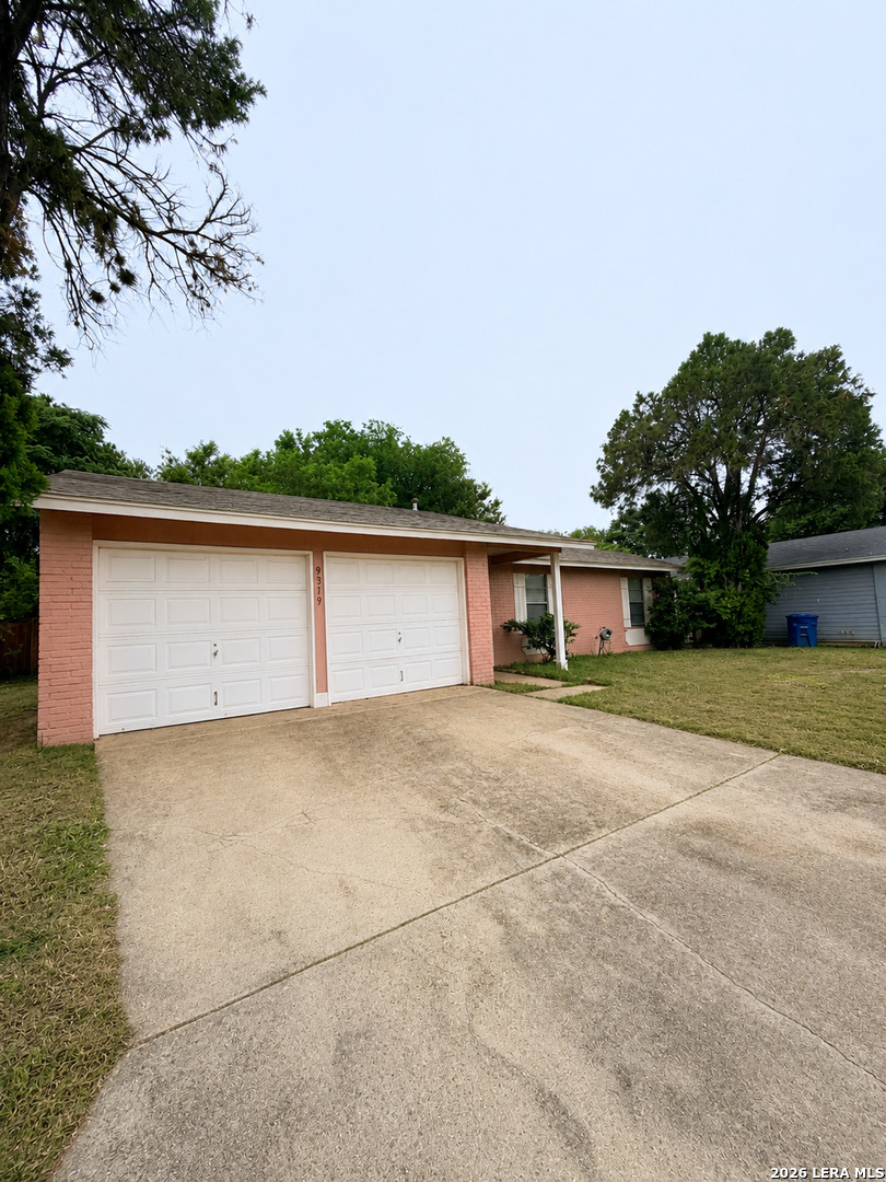 9319 Cliff Point Drive San Antonio TX 78250