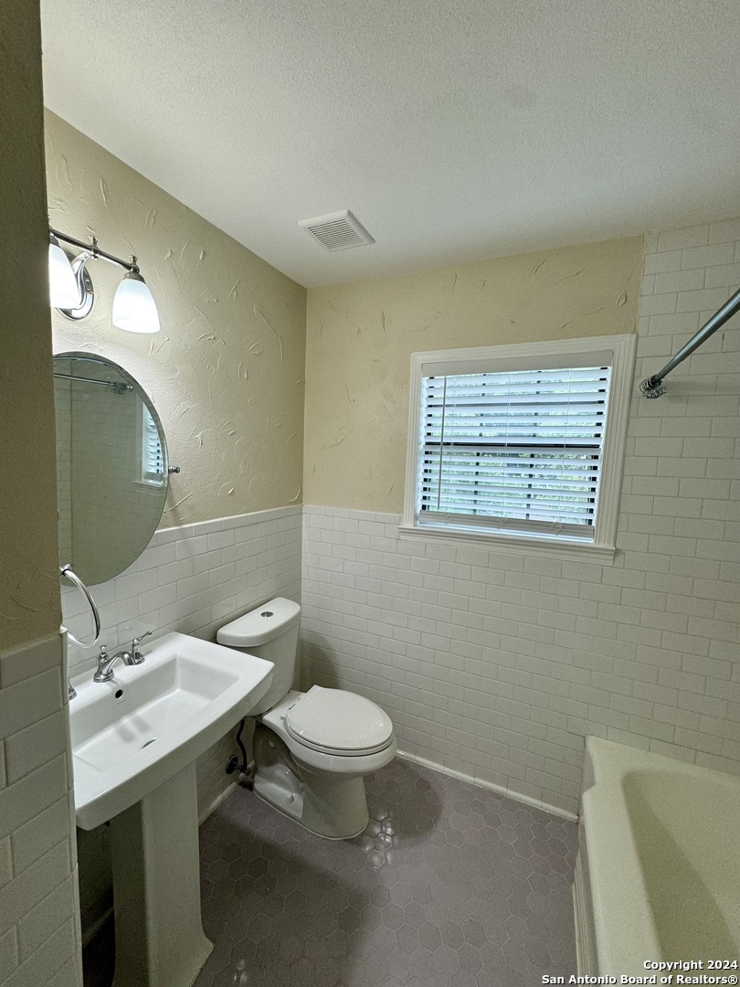 433 W Hollywood Avenue San Antonio TX 78212