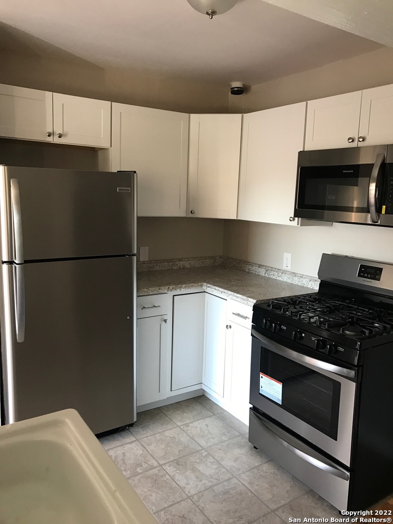 710 W French Place San Antonio TX 78212