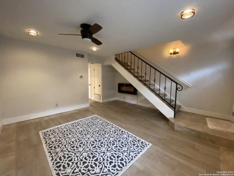 2811 Woodbury Street San Antonio TX 78217
