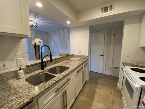 2811 Woodbury Street San Antonio TX 78217