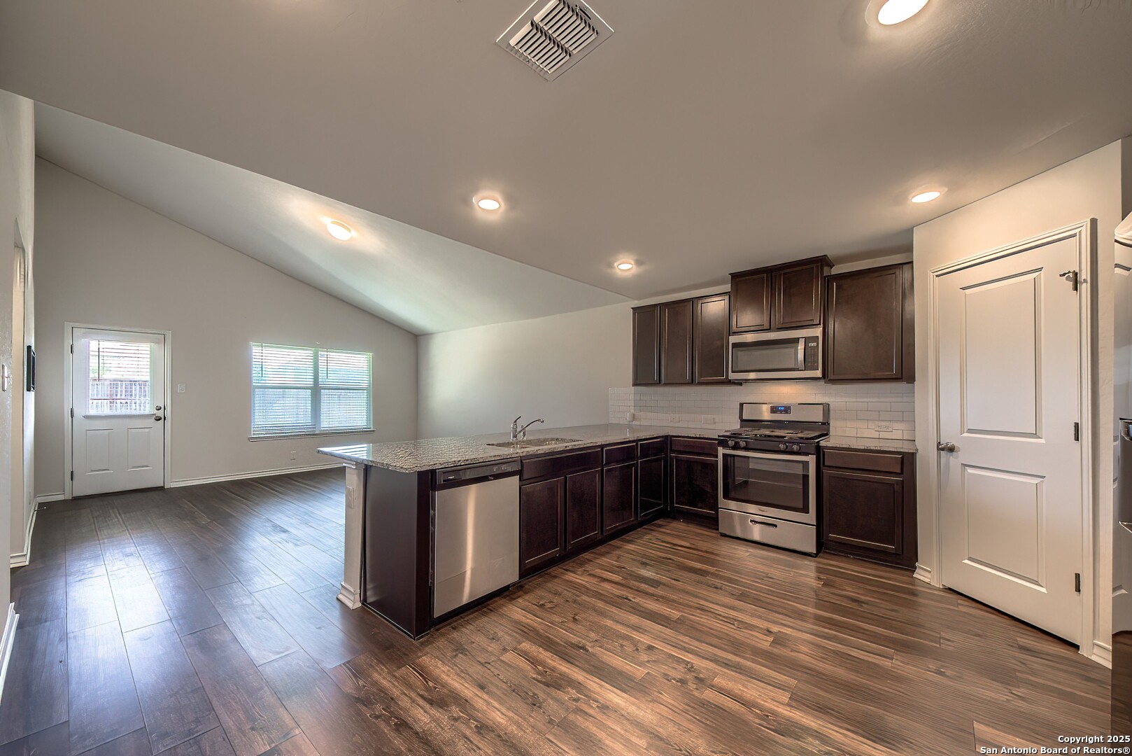 4406 Chalk Flats San Antonio TX 78253