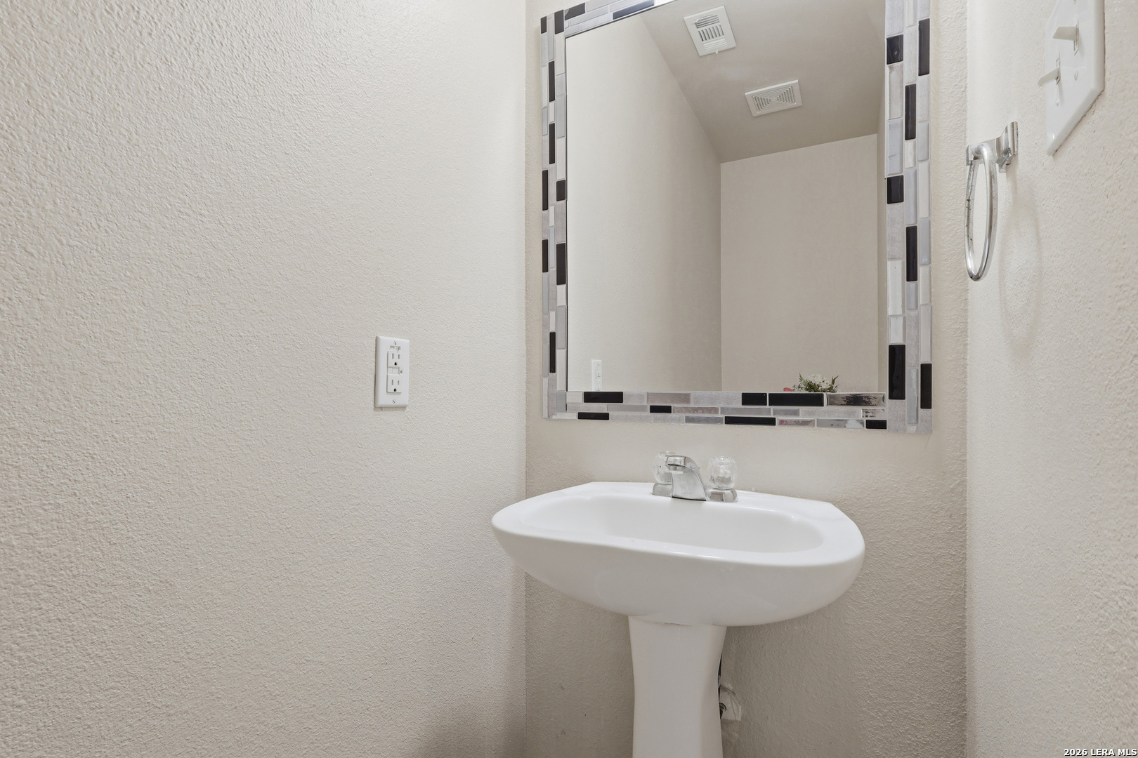 8002 River Valley San Antonio TX 78249