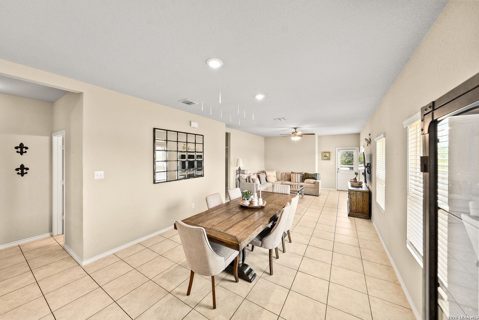 5702 Cicada Circle Converse TX 78109