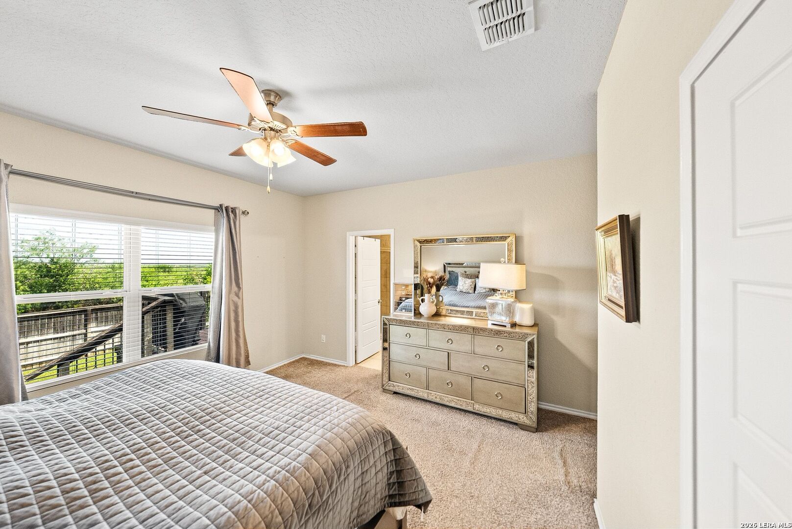 5702 Cicada Circle Converse TX 78109