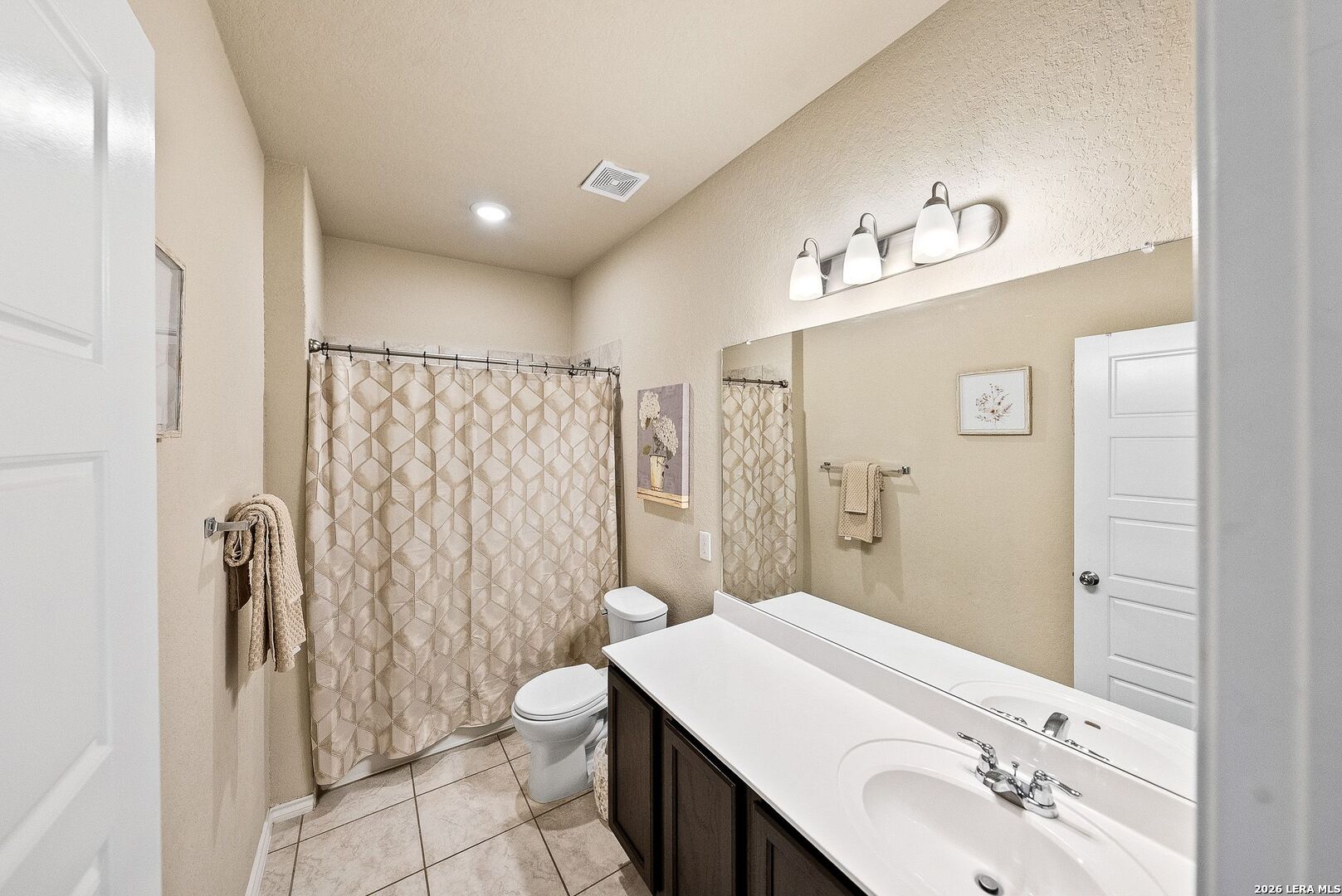 5702 Cicada Circle Converse TX 78109