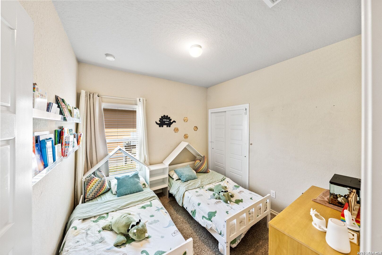 5702 Cicada Circle Converse TX 78109