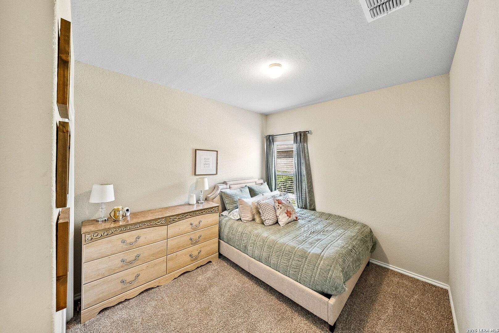 5702 Cicada Circle Converse TX 78109