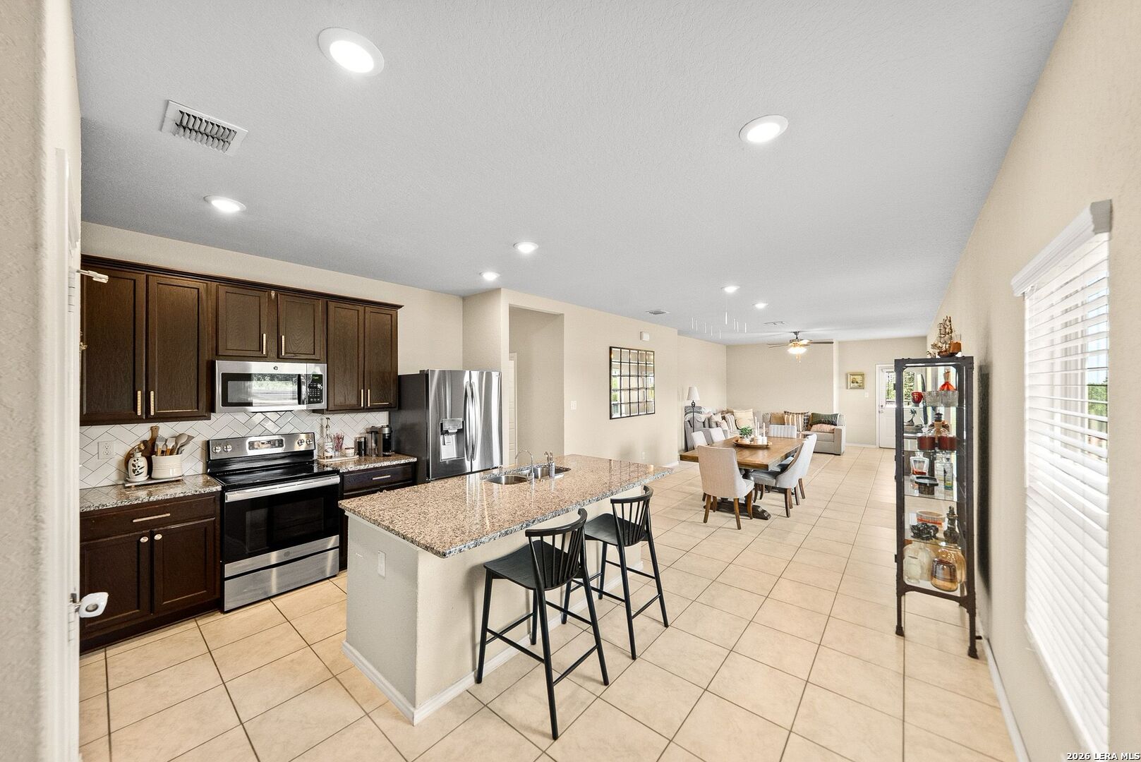 5702 Cicada Circle Converse TX 78109