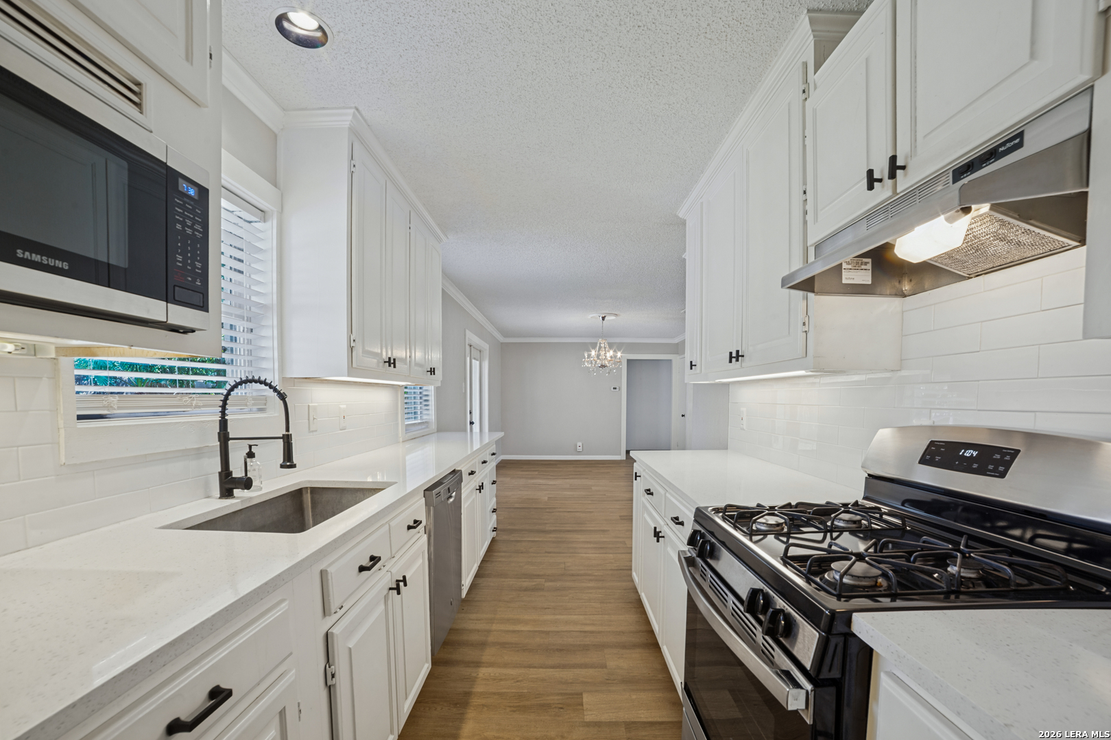 1023 Morey Peak San Antonio TX 78213