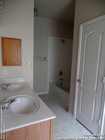 12719 Goldenrain Bay San Antonio TX 78216