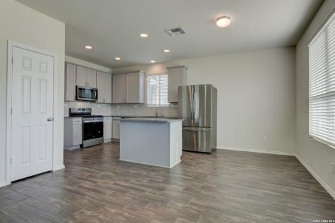 10938 Willow View San Antonio TX 78254