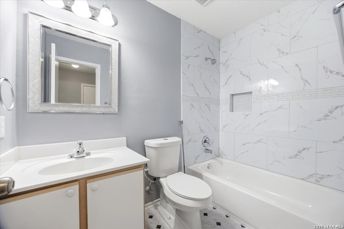 7931 Cortland Oak San Antonio TX 78254