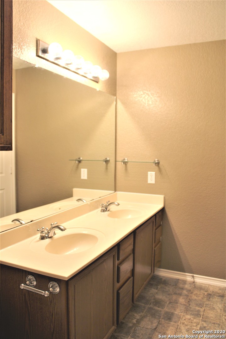 11212 Forest Pass Court Live Oak TX 78233