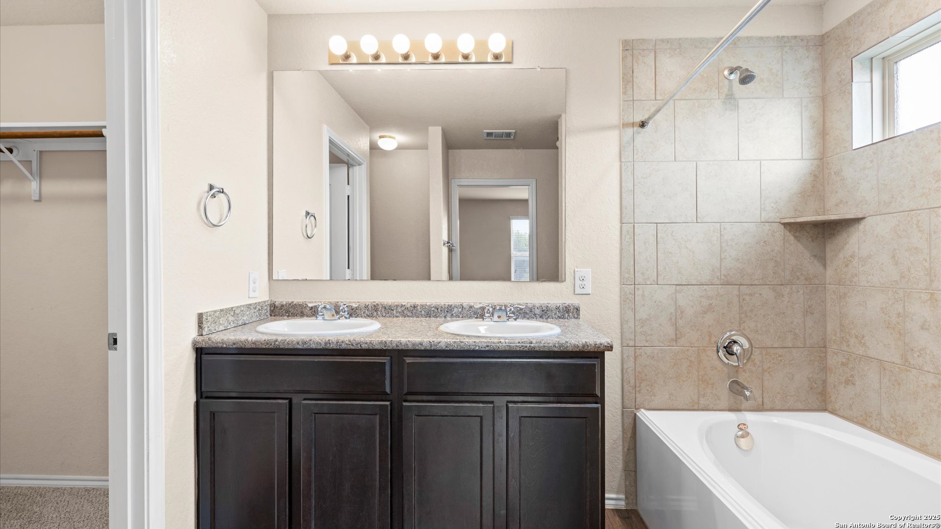 7207 Cozy Run San Antonio TX 78218