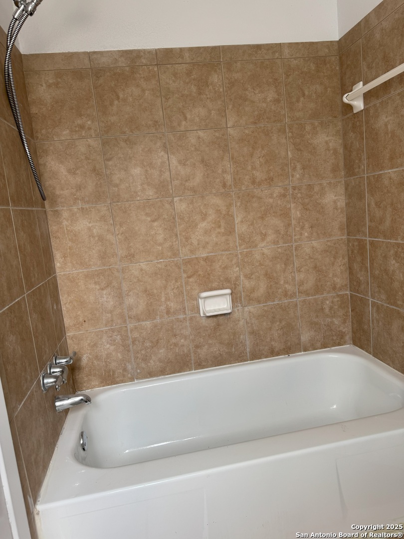132 Meadow Way Converse TX 78109