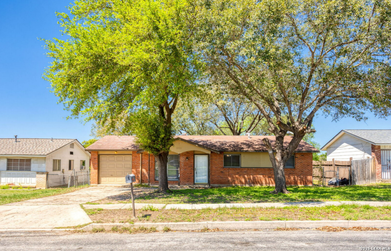5231 Silvertip Drive San Antonio TX 78228