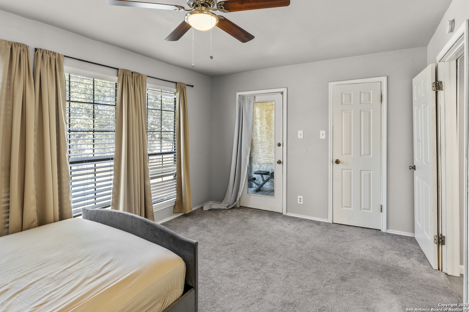 6100 Woodlake San Antonio TX 78244