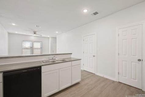 8719 Wurzbach San Antonio TX 78240