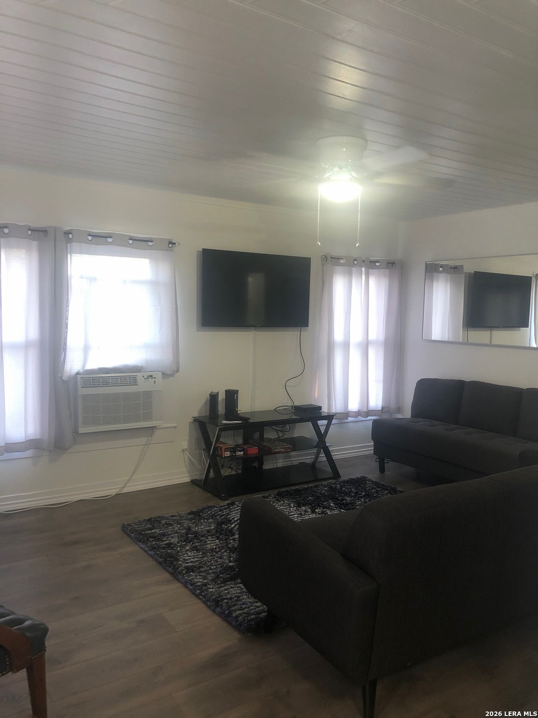 2427 W Southcross San Antonio TX 78211