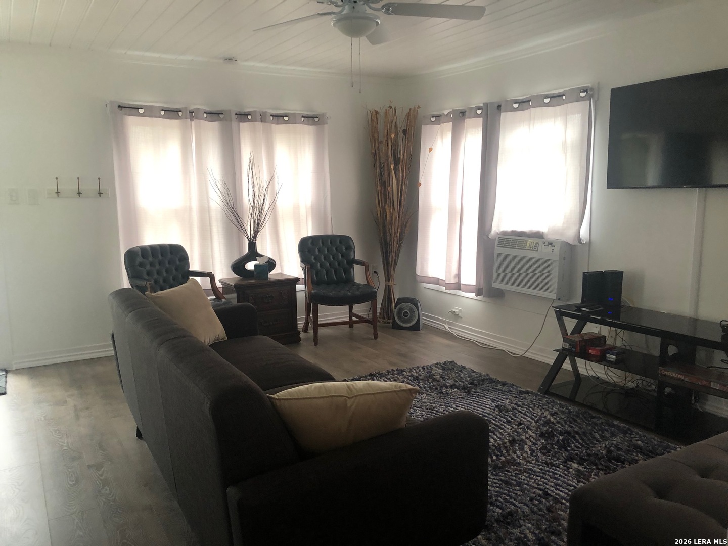 2427 W Southcross San Antonio TX 78211
