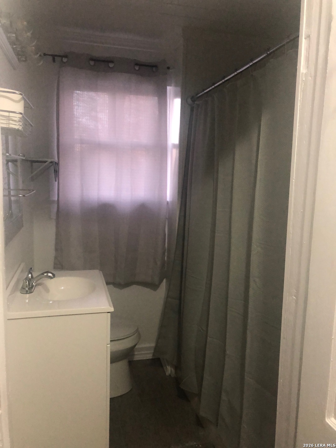 2427 W Southcross San Antonio TX 78211