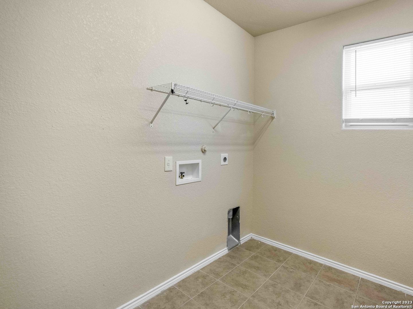 8611 Lantana Springs Converse TX 78109