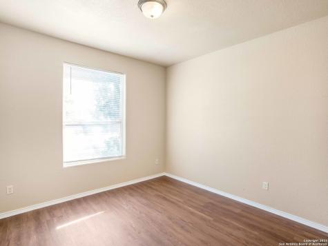 8611 Lantana Springs Converse TX 78109