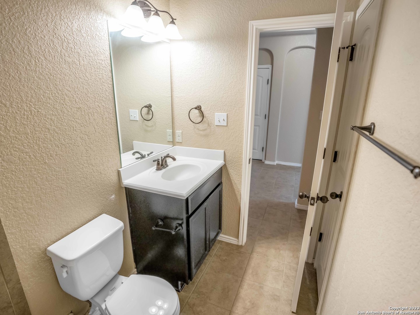 8611 Lantana Springs Converse TX 78109