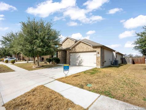 8611 Lantana Springs Converse TX 78109
