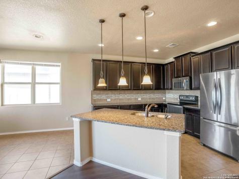 8611 Lantana Springs Converse TX 78109