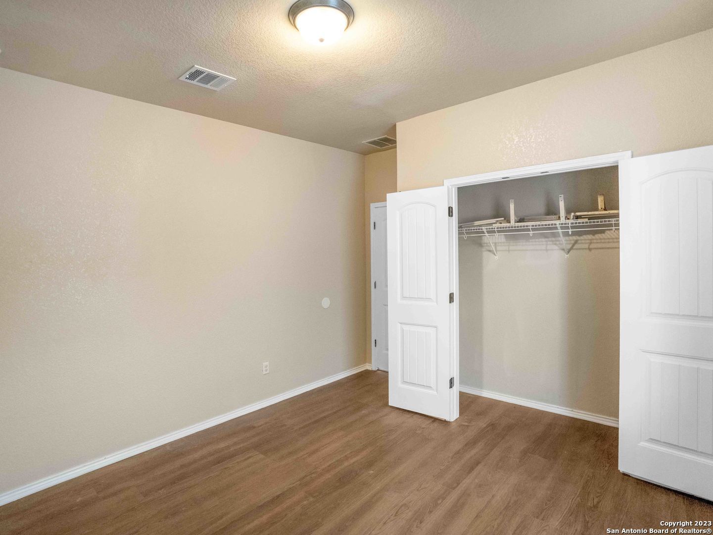 8611 Lantana Springs Converse TX 78109