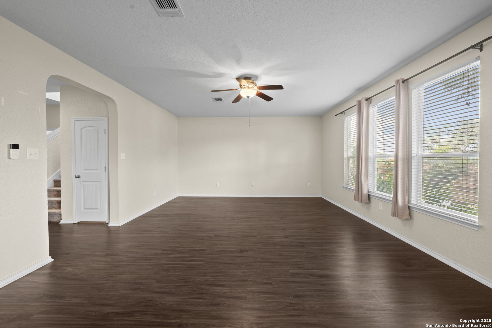 220 Hinge Creek Cibolo TX 78108